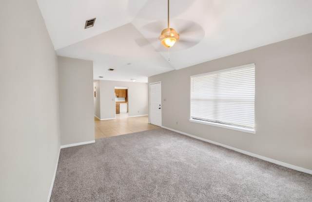 1825 Hunters Path Gallery 4