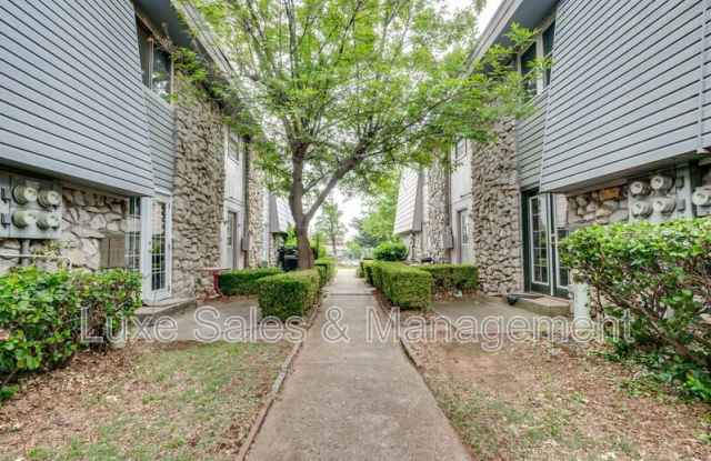 6026 NW Expressway Gallery 1