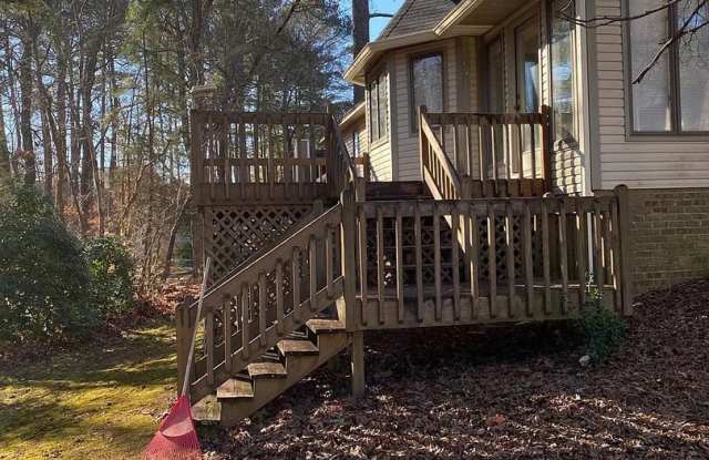 Room in 3 Bedroom Home at Knollwood Dr photos photos Room in 3 Bedroom Home at Knollwood Dr photos photos