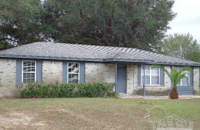 4352 Avenida De Golf - 4352 West Avenida De Golf, Pea Ridge, FL 32571