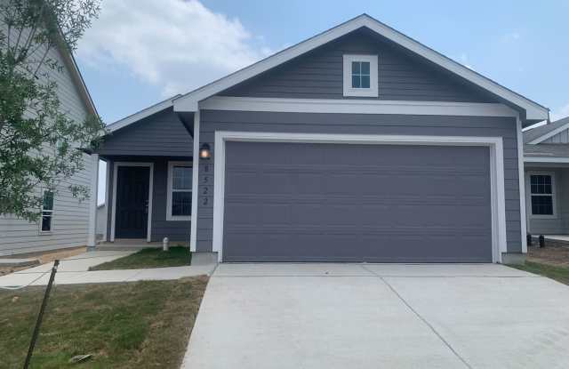 *COMING SOON* Comfortable Living with Open Kitchen & Fenced Yard! photos photos