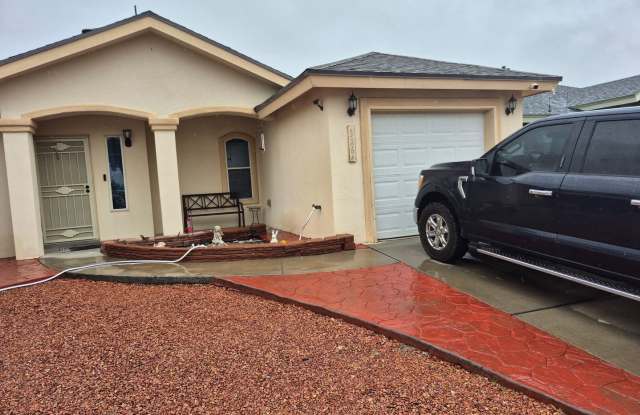 3 bedroom 2 bathroom beautiful rental ! Available now! Gallery 1