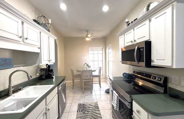 1759 Fountain View Cir Gallery 4