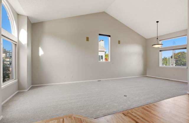 Spacious 4 Bedroom Home with Finished Walk-Out Basement, 3-Car Garage & Large Yard Gallery 4