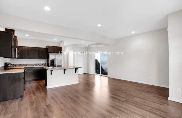 Charming Home with Modern Amenities and Outdoor Retreat in Heritage Crossing! Gallery 4