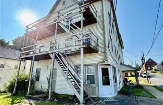 370 Main Street - 370 Main Street, Tatamy, PA 18085