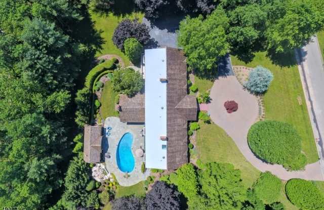 2 TOBOGGAN RIDGE RD Gallery 3
