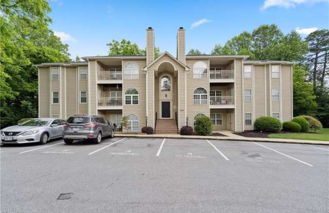 6704 W Friendly Ave photos photos