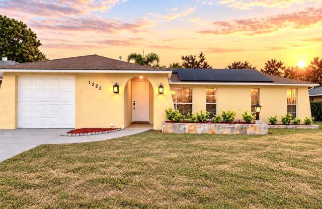 Adorable 2BD/2BTH Home in Port Richey, FL! Gallery 3