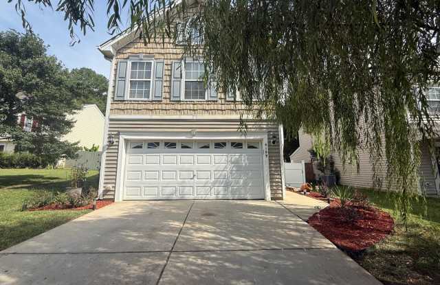 Charming 3BD, 2.5BA Raleigh Home with a Fenced Yard With Easy Access to Downtown Raleigh and Nearby Shopping & Dining Options photos photos