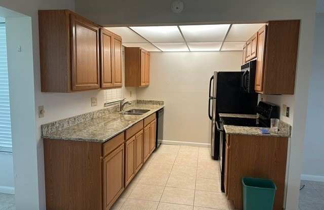 1518 Edgewater Circle Gallery 2