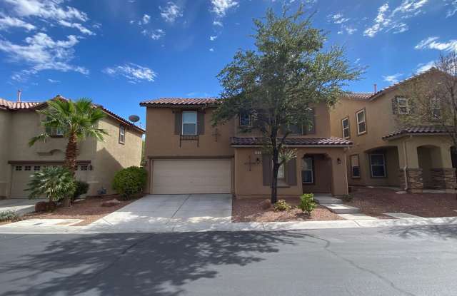 Wonderful 3 bed/2.5 bath home located in the SW area Gallery 1