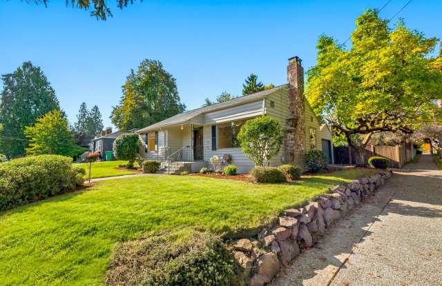 3Bd/1.75Ba Seattle Home Gallery 1
