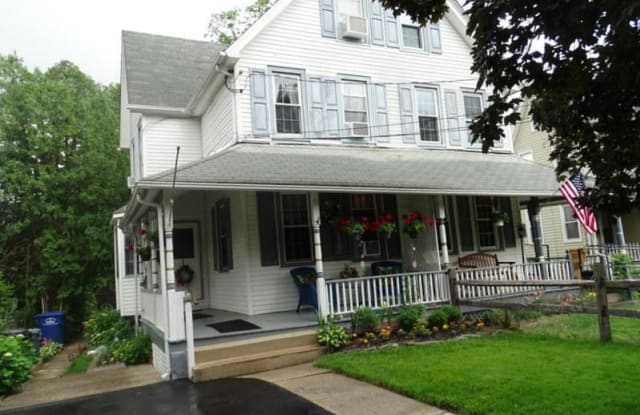 313 LINDEN STREET - 313 Linden Street, Moorestown-Lenola, NJ 08057