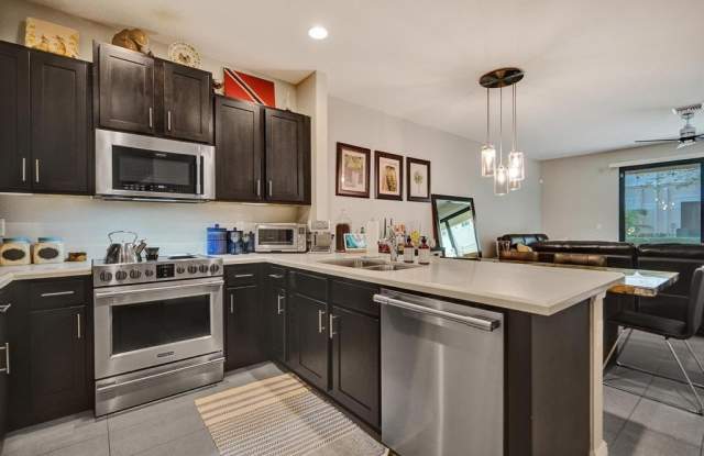 4228 N Dixie Hwy photos photos
