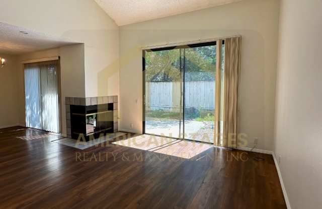3673 Constellation Road Gallery 2