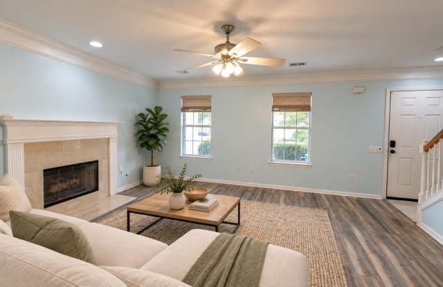 1525 Royal Colony Road Gallery 4