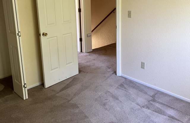 805 Carmen Dr Apt C Gallery 4