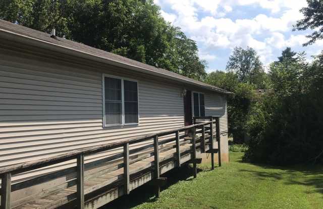 3 Bedroom Available August 2025; Monthly rent $1,595 photos photos