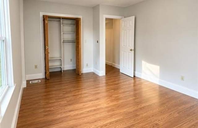 374 Maple Avenue Gallery 3