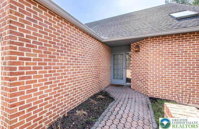 5721 Crawford Drive Gallery 4