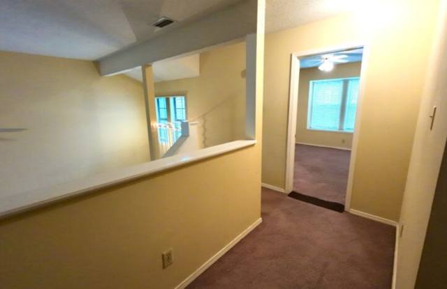 2/2 Condo with Covered Parking - West Mobile Gallery 3