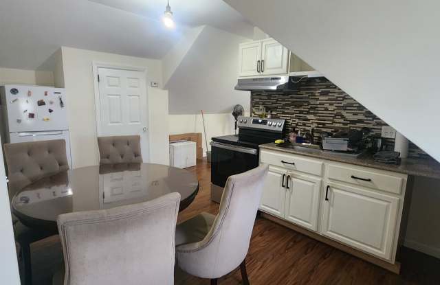 111 Colonial Pl photos photos