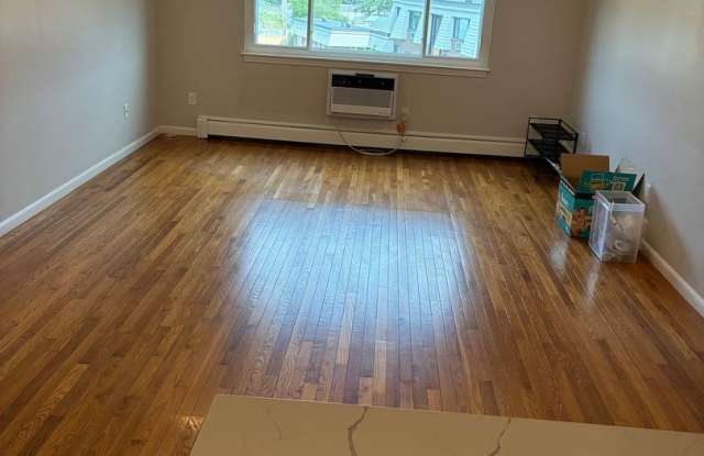 No Fee  Suoer nice Condo with Utilities and 2 parking spaces, Laundry and Pool photos photos