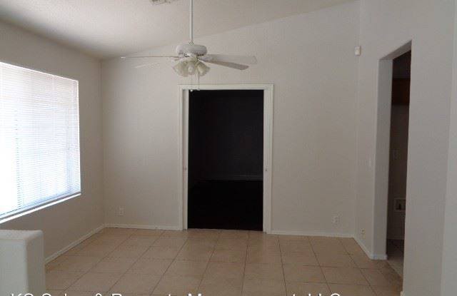 10322 W. Colter St. Gallery 3