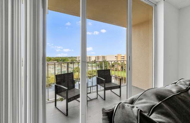 Tennis Towers Apartments Gallery 4
