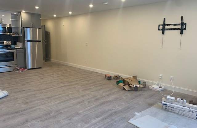 Studio Apartment in Brookline | Modern Appliances | Laundry in Building | 9/1 Gallery 4