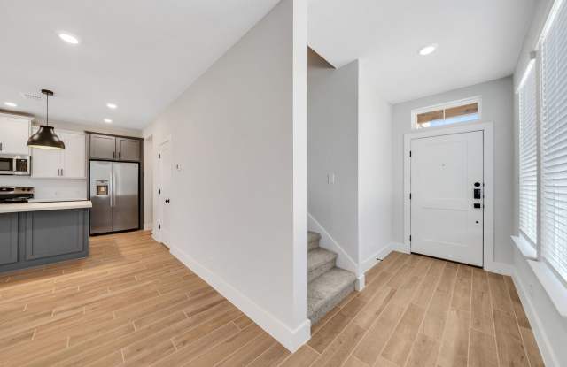Beautiful Modern Townhome Close to Lackland!  ✨ Get 4 Weeks FREE Rent when you sign a 18-month Lease  ✨ Gallery 4