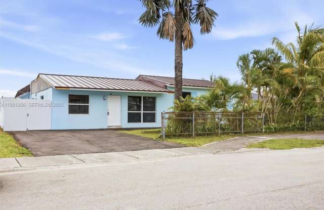 2280 SW 43rd Ave photos photos