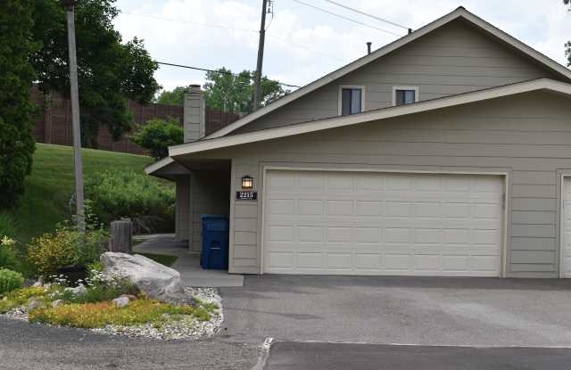 2215 Stroden Cir Gallery 2