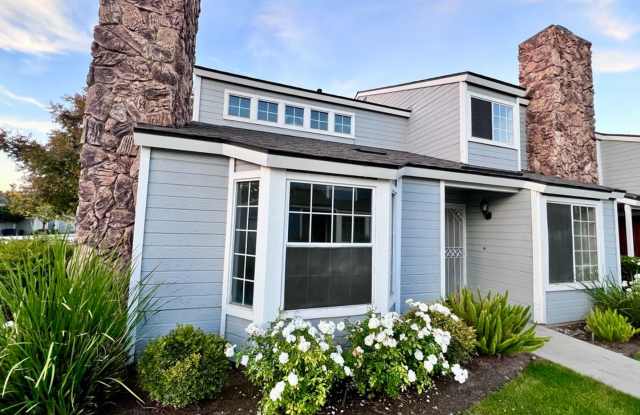 $2,100 Villa  Barstow, 3 Bedroom Condo - Plymouth Rock Way, Clovis photos photos