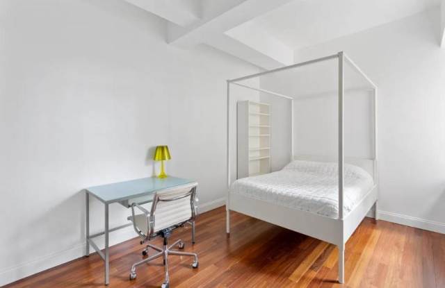 88 Greenwich Street Gallery 3