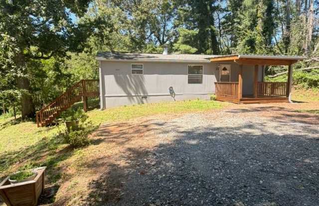 UPGRADED-Modular Home in Asheville in a nice neighborhood $1800 a month with a year-long lease available September 1st 2026 photos photos