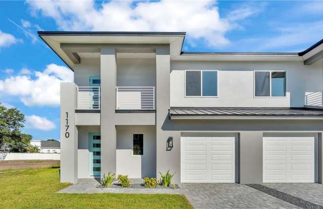 Stunning New Construction Villa for Rent Near Lake John photos photos