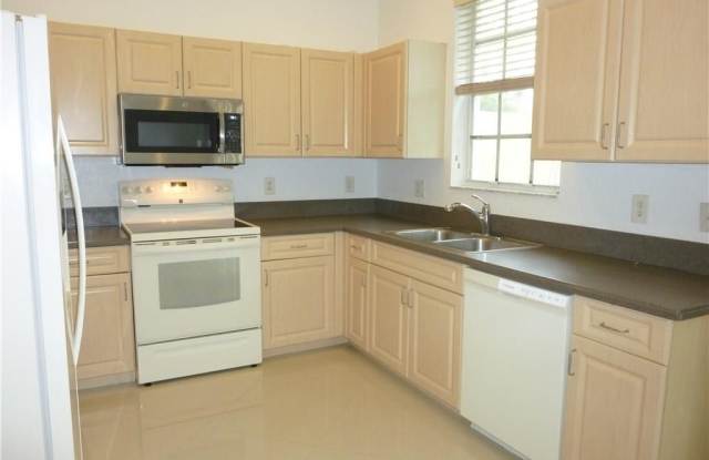 12462 SW 44th Ct Gallery 4