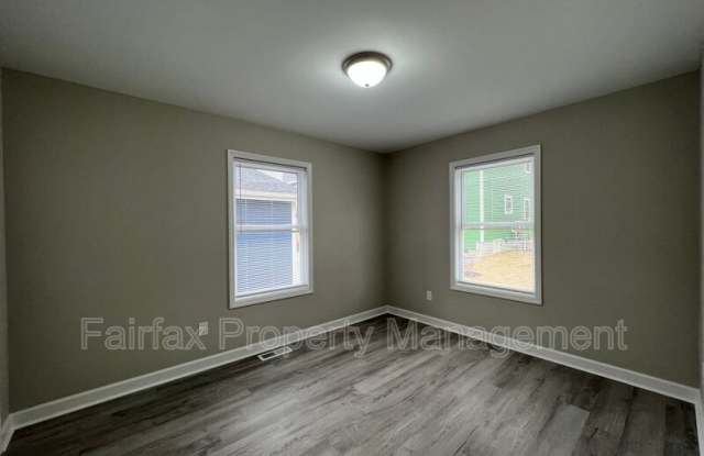 2307 Owen St. Gallery 4