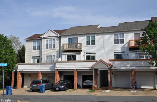 20464 COOL FERN SQUARE photos photos