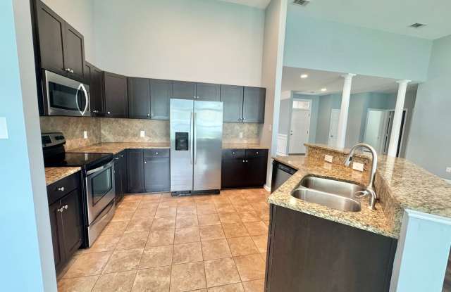 Beautiful Traditional Brick--4-bedroom, 2-bathroom home located in the heart of Savannah, GA. Gallery 3