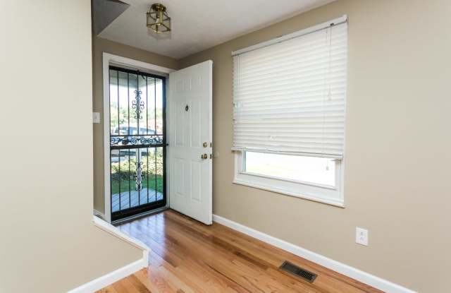 4417 Hallfield Manor Drive Gallery 2