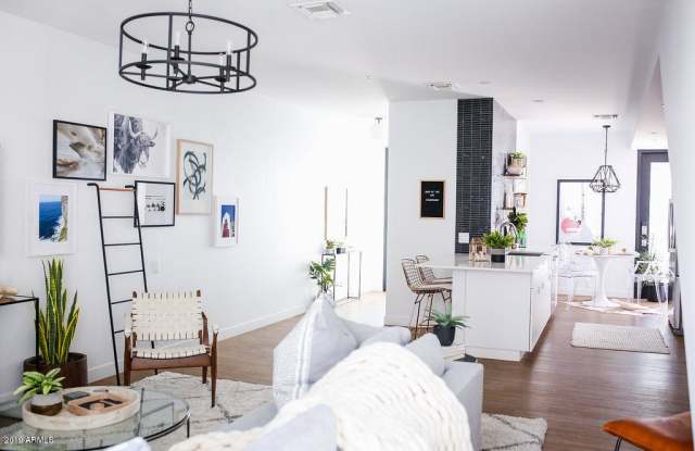 ArtHaus Gallery 3