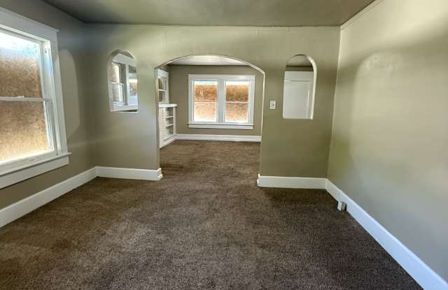 4736 Court South Gallery 3