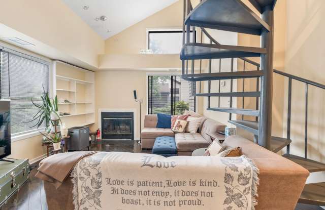 Lovely 1 BR/1 BA Loft-Style Condo in Montgomery Village! photos photos