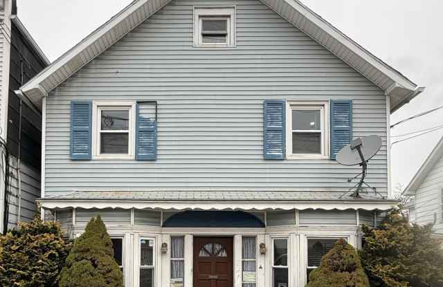 735 Main Street unit: Apt 2 photos photos