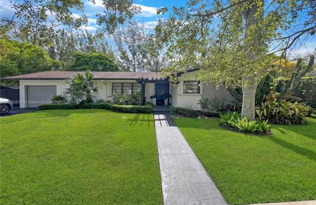 4611 SW 82nd Ct photos photos