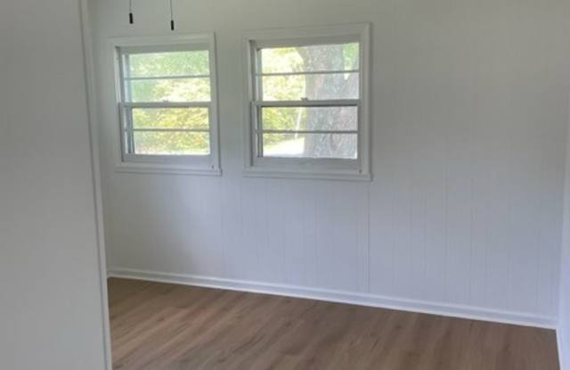 Completely Renovated 2 Bedroom in Westover Hills Gallery 3