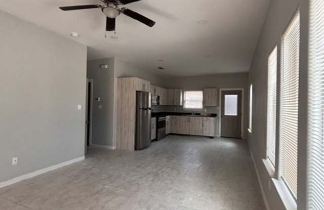 2001 Garden Ridge Drive - 3 Gallery 2